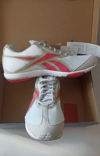 Tênis Reebok EasyTone Rosa e Branco