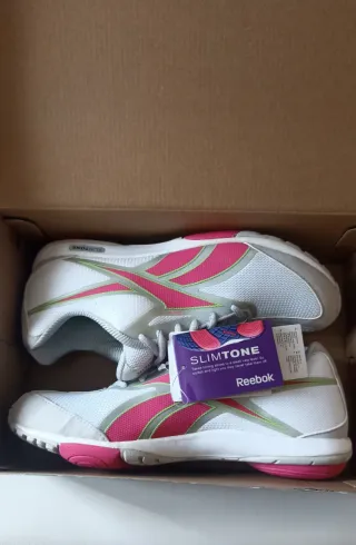 Tênis Reebok EasyTone Rosa e Branco