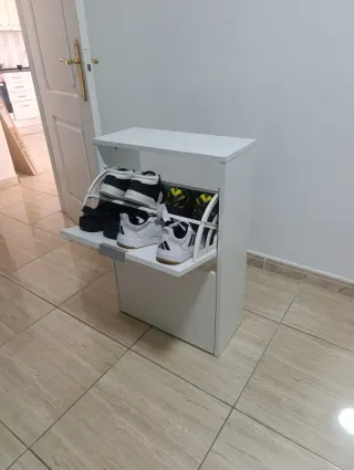 Zapatera blanca de madera