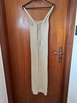 Vestido comprido dourado
