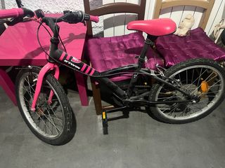 Bicicleta infantil rosa y negra