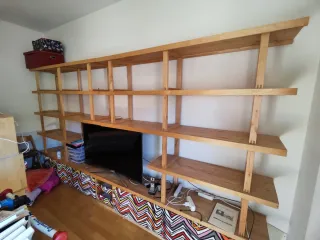 Scaffali in legno massello Ikea