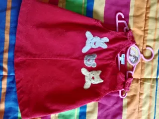 Vestido bebé rojo con apliques