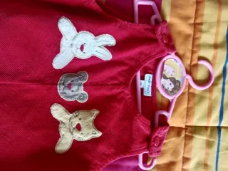 Vestido bebé rojo con apliques