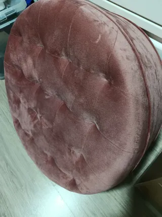 Puff rotondo rosa in velluto