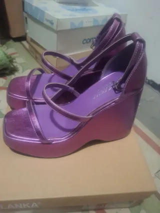 Sandalias Moradas Talla 39 Nuevas