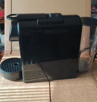 Cafetera Nespresso DeLonghi Negra