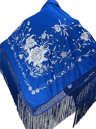 Manton Flamenco Azul con Flores Bordadas
