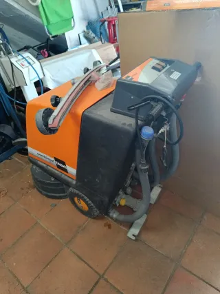 Fregasuelos industrial TASKI combimat 1000 E