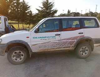 Guantera 68500of000 nissan terrano ii (r20) 345883