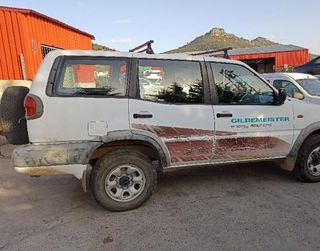 Guantera 68500of000 nissan terrano ii (r20) 345883