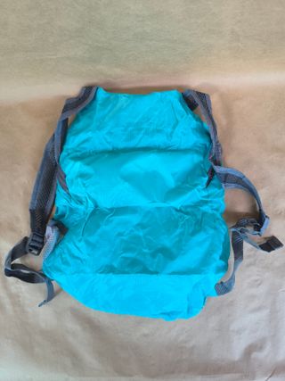 Mochila plegable compacta y ligera