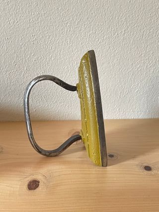 Ferro da stiro vintage in ghisa