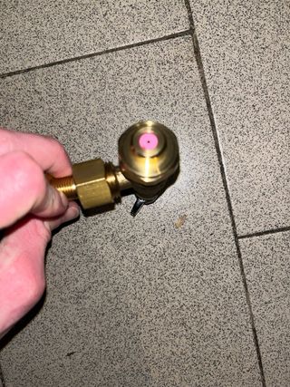 Ugello con valvola antigoccia