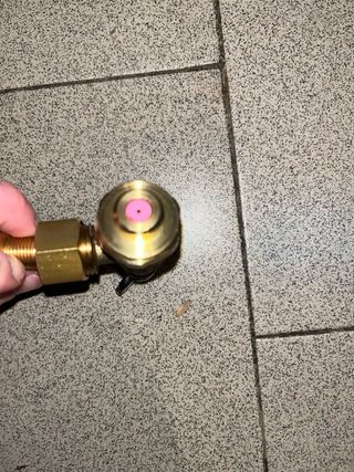 Ugello con valvola antigoccia