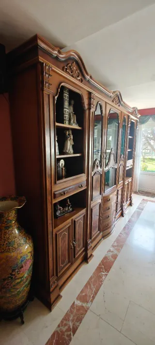 Mueble de salón con marquetería, madera de Haya.
