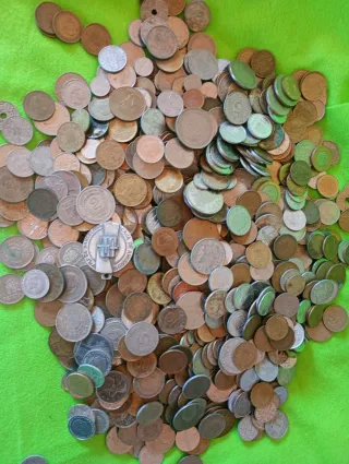 4.5 kilos de monedas variadas usadas