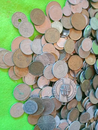 4.5 kilos de monedas variadas usadas