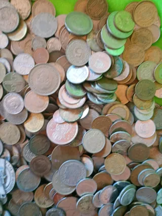 4.5 kilos de monedas variadas usadas