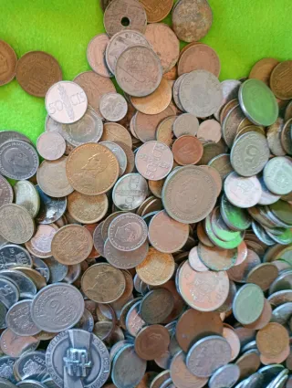 4.5 kilos de monedas variadas usadas