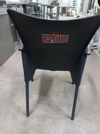 Sillas de bar apilables grises