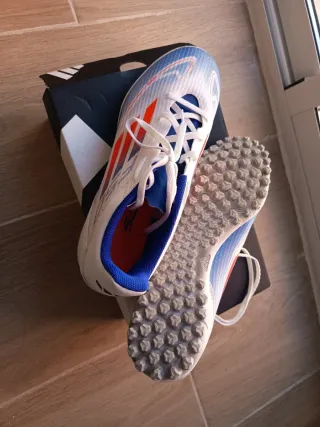 Botas fútbol multitacos Adidas F50