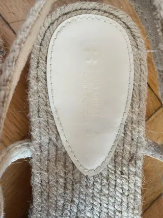 Sandalias de esparto beige