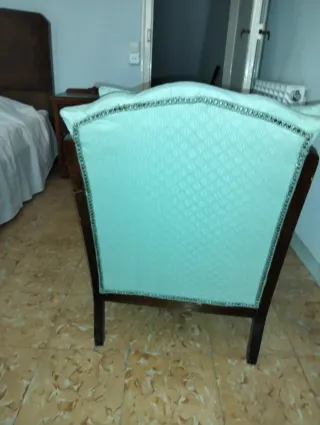 Dos sillones pequeños madera y tela