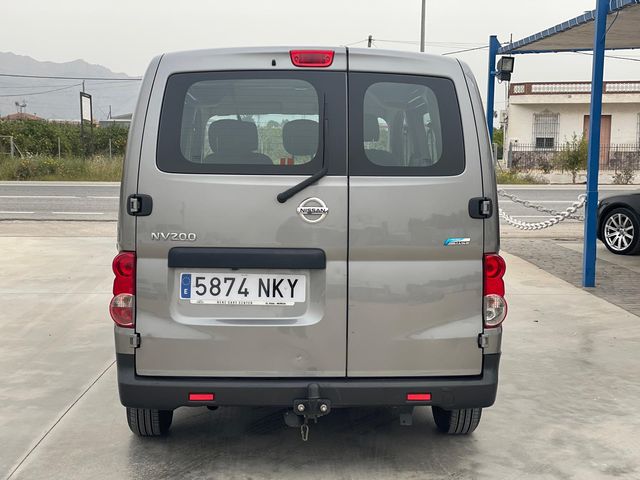 Nissan NV200