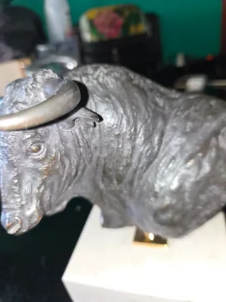 Figura Bronce Toro Busto Andrés Peralta