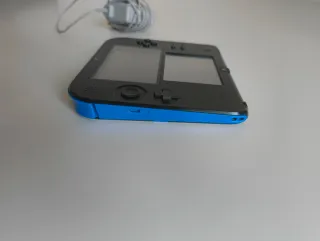 Nintendo 2DS Nera/Blu con Caricatore