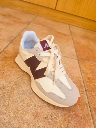New Balance 327 Piel Beige y Rojo