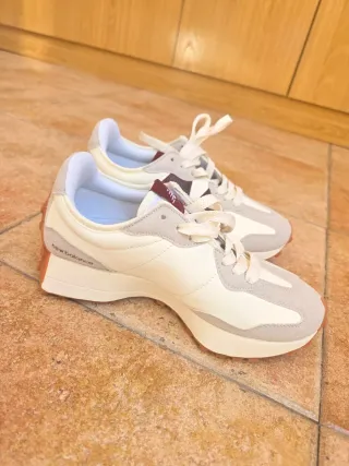 New Balance 327 Piel Beige y Rojo