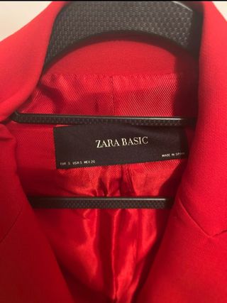 Chaqueta Zara Roja