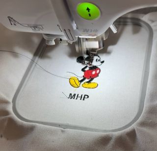 Máquina Coser Bordar Brother Disney M280D