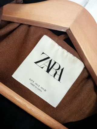 Chaqueta acolchada efecto ante