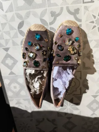 Zapatos Exé con pedrería A ESTRENAR