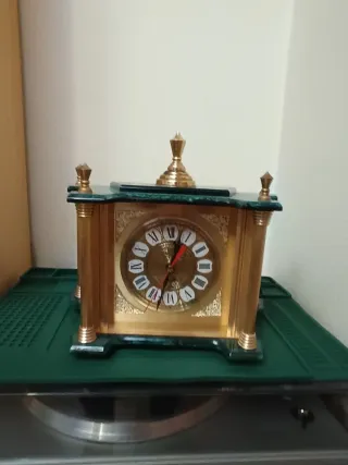 Reloj de sobremesa de cuarzo