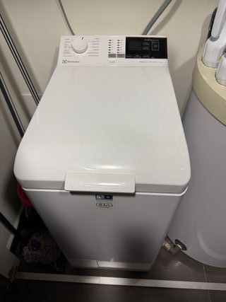 Lavadora Electrolux EW6T4722AF (no calienta)