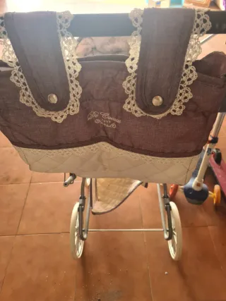 Carro de muñeca vintage floral