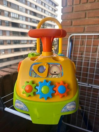 Correpasillos infantil con empujador