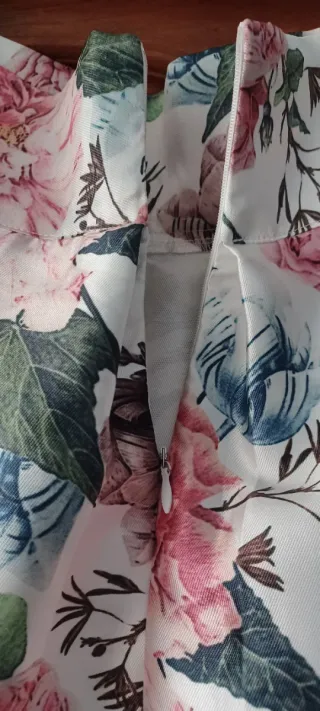 Falda larga floral con fajín verde