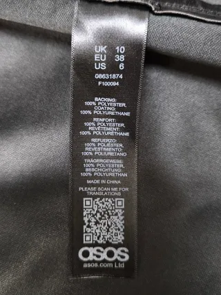 Minigonna nera effetto pelle latex