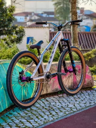 Bicicleta Dirt Jump Radon Slush