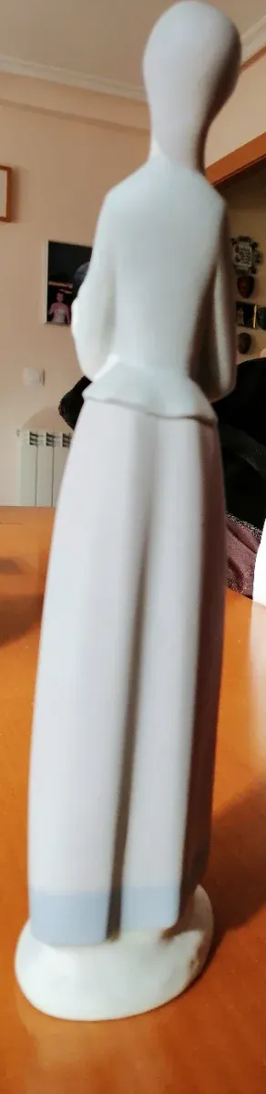 Figura Antigua decorativa.