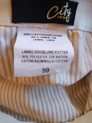 Berretto piatto in lino beige da uomo