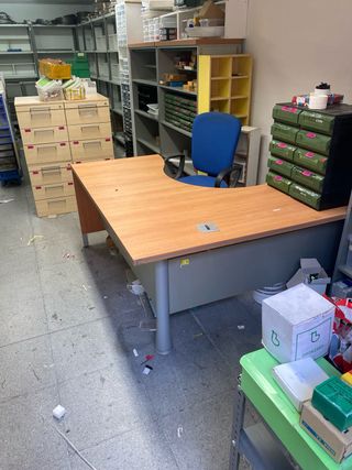 Tavolo da ufficio e sedia blu Dimensioni 160 cm x 160