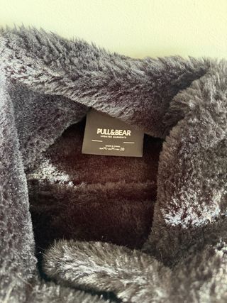 Abrigo Pull&Bear Negro Pelo talla M