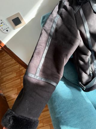 Abrigo Pull&Bear Negro Pelo talla M