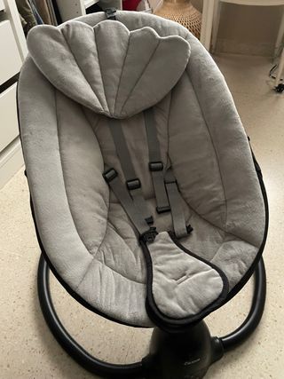 Mecedora eléctrica bebé casi nueva